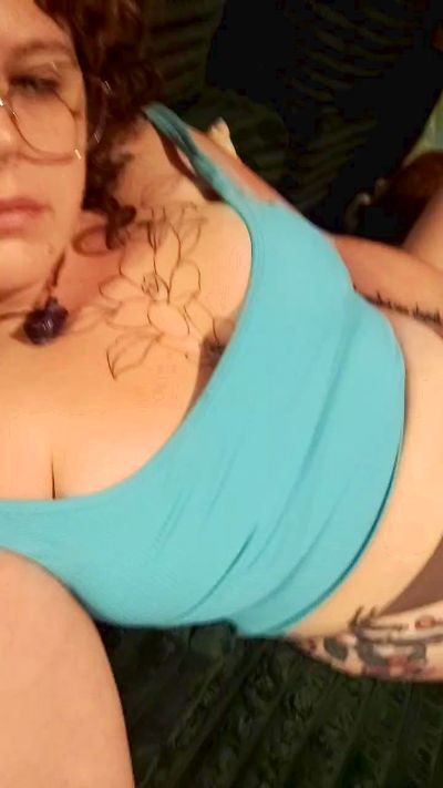 CheshieVibes live cam on Cam4