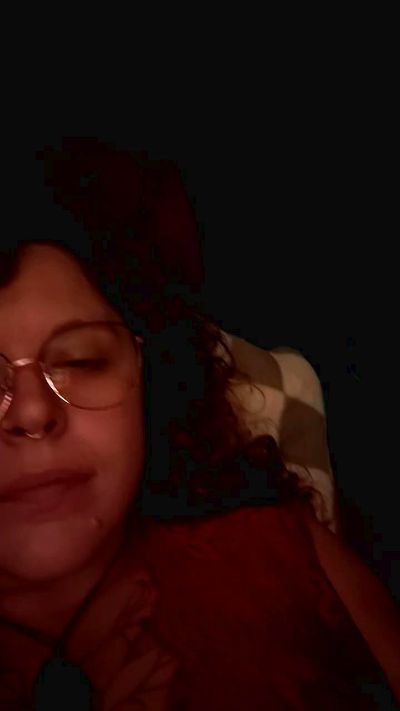 CheshieVibes live cam on Cam4