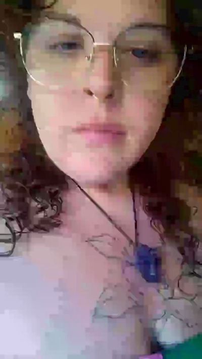 CheshieVibes live cam on Cam4