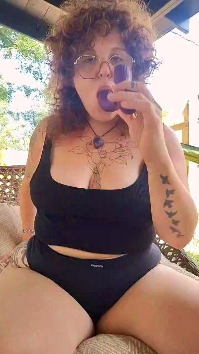 CheshieVibes live cam on Cam4