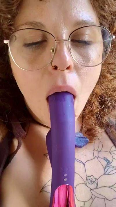 CheshieVibes live cam on Cam4