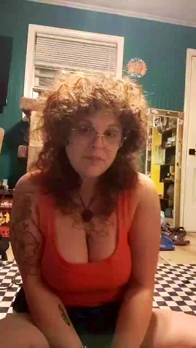 CheshieVibes live cam on Cam4