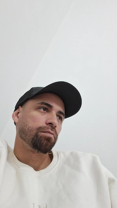 Chicha94 live cam on Cam4