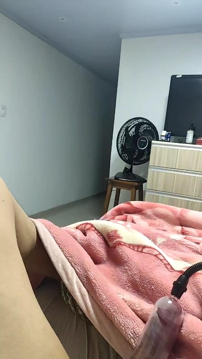 Chico7629 live cam on Cam4
