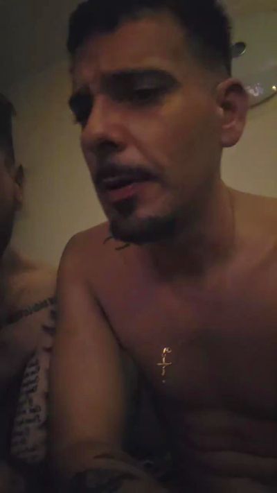 Chicosexyhetero live cam on Cam4