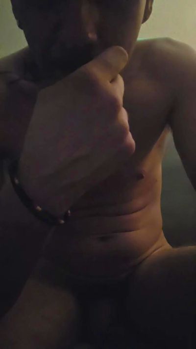 Chicosexyhetero live cam on Cam4