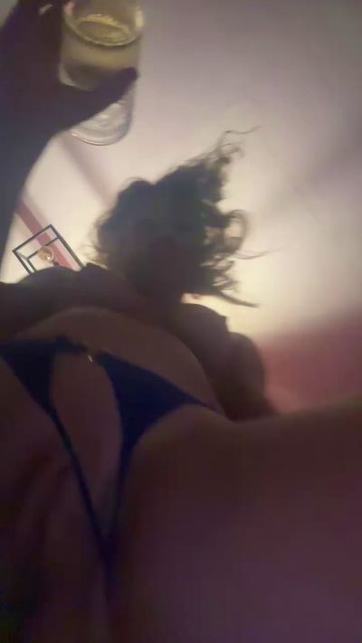 Chienandalusia live cam on Cam4