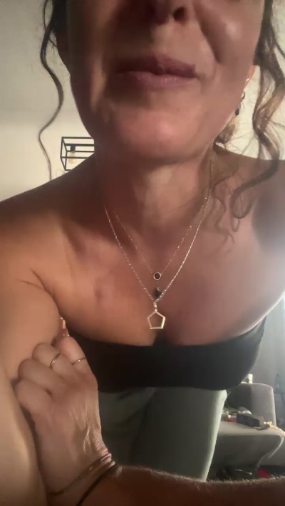 Chienandalusia live cam on Cam4