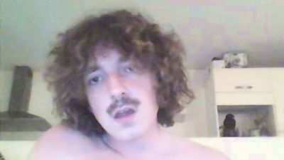 Chiennebg live cam on Cam4