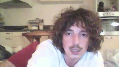 Chiennebg live cam on Cam4