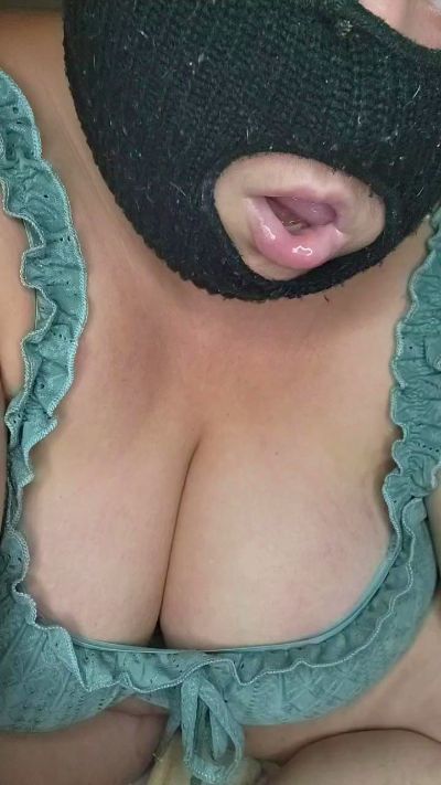 Chiennelily live cam on Cam4