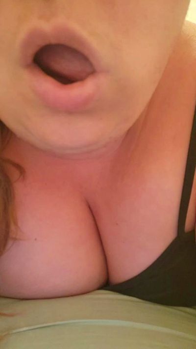 Chiennelily live cam on Cam4
