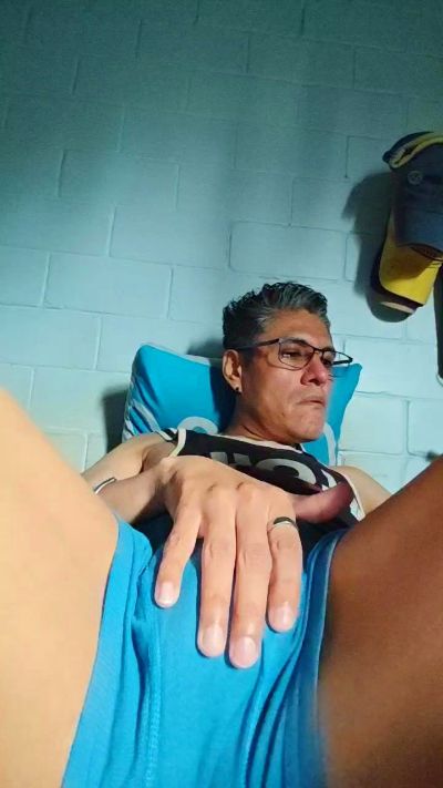 ChilanguitoHOT live cam on Cam4