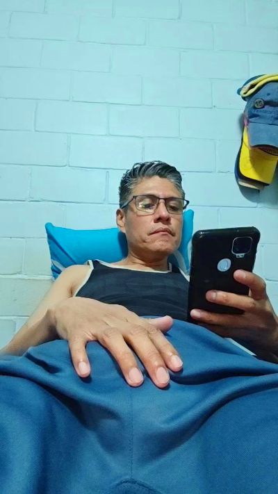 ChilanguitoHOT live cam on Cam4