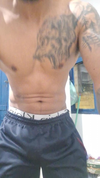 Chilenohh live cam on Cam4