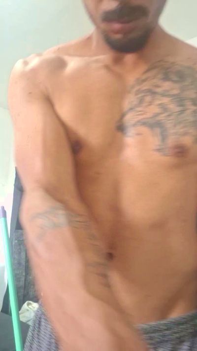 Chilenohh live cam on Cam4