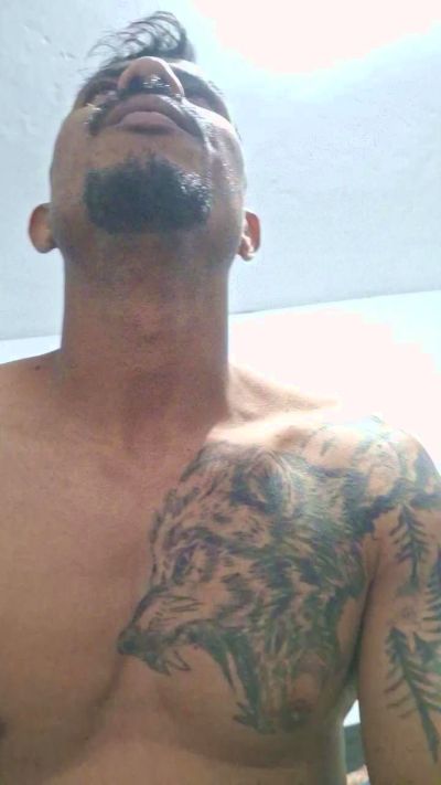 Chilenohh live cam on Cam4