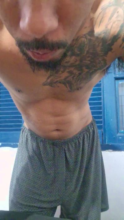 Chilenohh live cam on Cam4