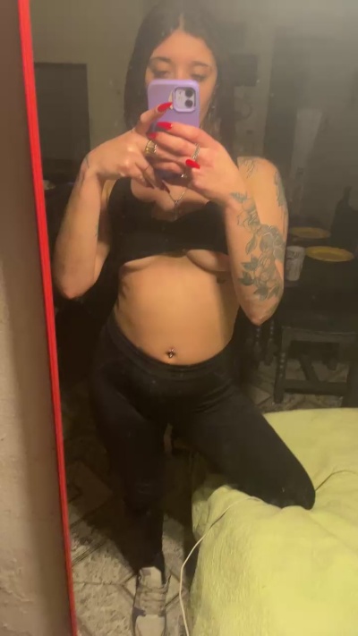 Chinitax22 live cam on Cam4