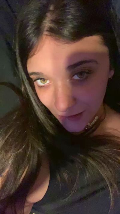 Chinitax22 live cam on Cam4
