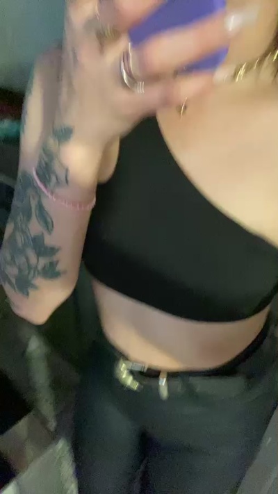 Chinitax22 live cam on Cam4