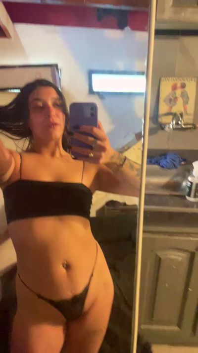 Chinitax22 live cam on Cam4