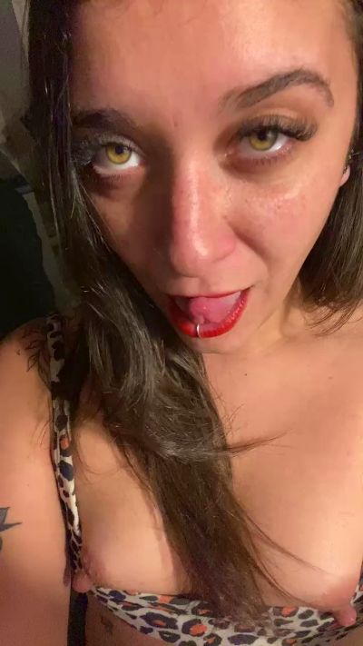Chinitax22 live cam on Cam4