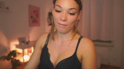 ChloeLux live cam on Cam4