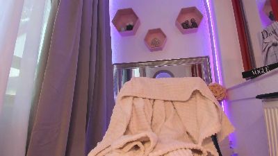 ChloeObril live cam on Cam4