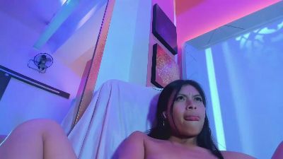 Chloe_Martini live cam on Cam4