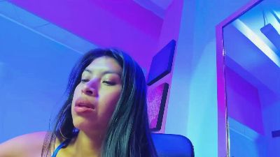 Chloe_Martini live cam on Cam4