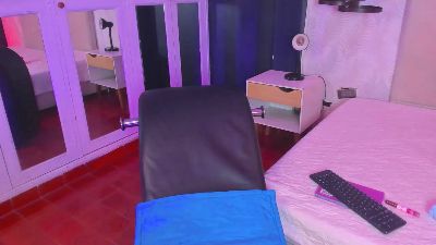 Chloe_thompson live cam on Cam4