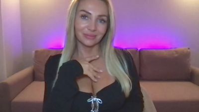 Chloeblond live cam on Cam4