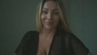 Chloeblond live cam on Cam4