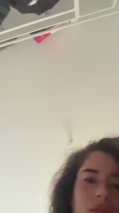 Chloeducq live cam on Cam4