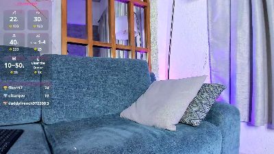 Chloesantana_ live cam on Cam4