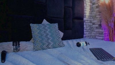 Chloesantana_ live cam on Cam4