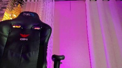 Chloesantana_ live cam on Cam4