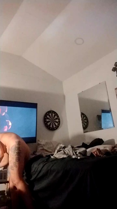 Chloeswallows live cam on Cam4