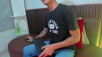 Chocodick live cam on Cam4