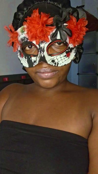 Chocolat25 live cam on Cam4