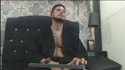 Chris_Dick99 live cam on Cam4