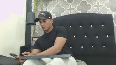 Chris_Dick99 live cam on Cam4
