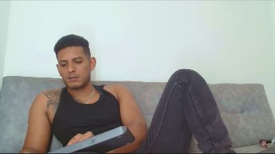 Chris_Dick99 live cam on Cam4