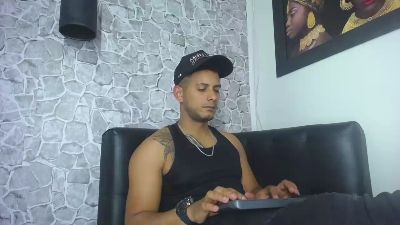 Chris_Dick99 live cam on Cam4
