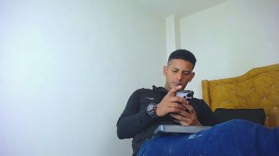 Chris_Dick99 live cam on Cam4
