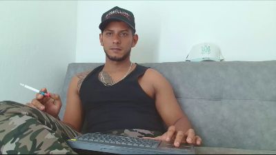 Chris_Dick99 live cam on Cam4