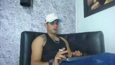 Chris_Dick99 live cam on Cam4