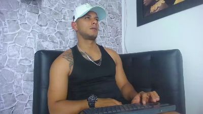 Chris_Dick99 live cam on Cam4