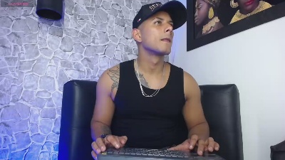 Chris_Dick99 live cam on Cam4